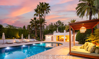 Boutique stijl villa te koop, op een steenworp afstand van het strand op Marbella’s begeerde Golden Mile 45750 