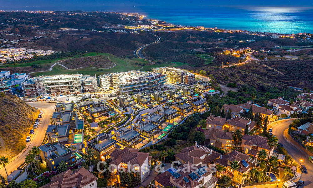Elegante, moderne, nieuwbouwvilla´s te koop met panoramisch uitzicht vlak bij de golfbaan in Mijas’ golfvallei aan de Costa del Sol 795603