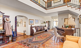 Formidabele, Mediterrane familievilla te koop met panoramisch uitzicht in een hoogstaand golfresort in Benahavis - Marbella 45781 