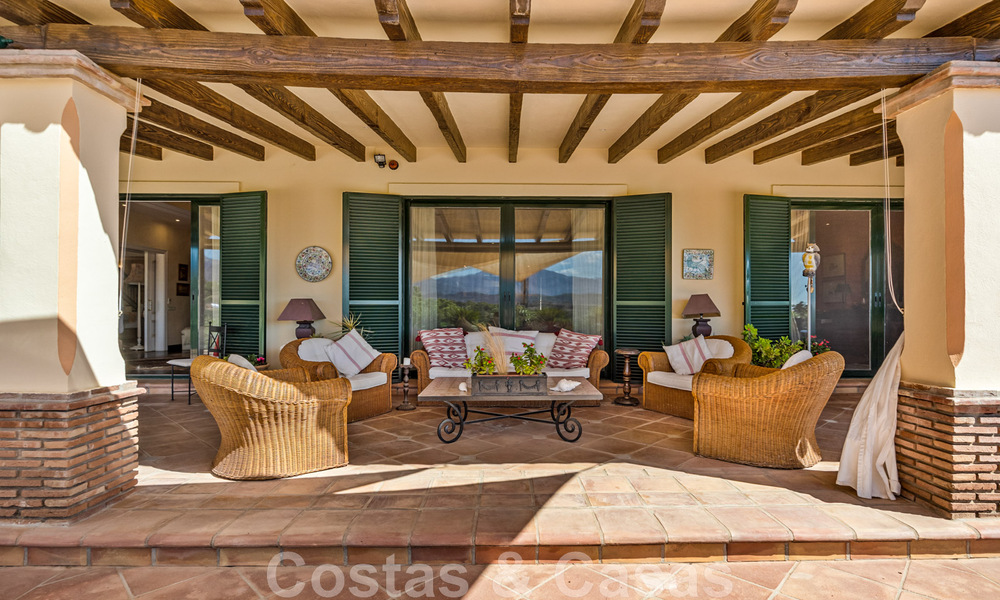 Formidabele, Mediterrane familievilla te koop met panoramisch uitzicht in een hoogstaand golfresort in Benahavis - Marbella 45813