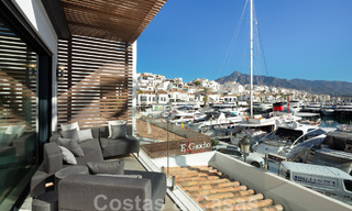 Modern gerenoveerd luxe appartement te koop, eerstelijns in de jachthaven van Puerto Banus, Marbella 46269 