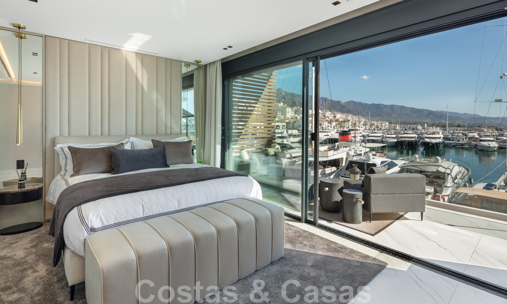 Modern gerenoveerd luxe appartement te koop, eerstelijns in de jachthaven van Puerto Banus, Marbella 46277