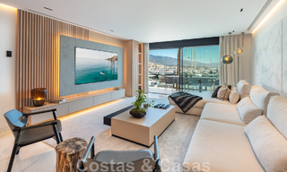 Modern gerenoveerd luxe appartement te koop, eerstelijns in de jachthaven van Puerto Banus, Marbella 46280 