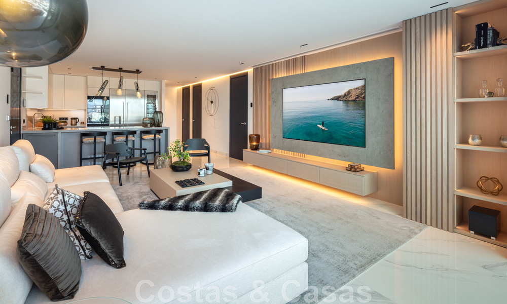 Modern gerenoveerd luxe appartement te koop, eerstelijns in de jachthaven van Puerto Banus, Marbella 46282