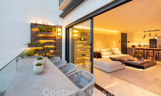 Modern gerenoveerd luxe appartement te koop, eerstelijns in de jachthaven van Puerto Banus, Marbella 46287 
