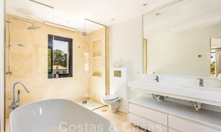 Instapklare eigentijdse luxevilla te koop, op loopafstand van Puerto Banus en het strand van San Pedro, Marbella 46204 