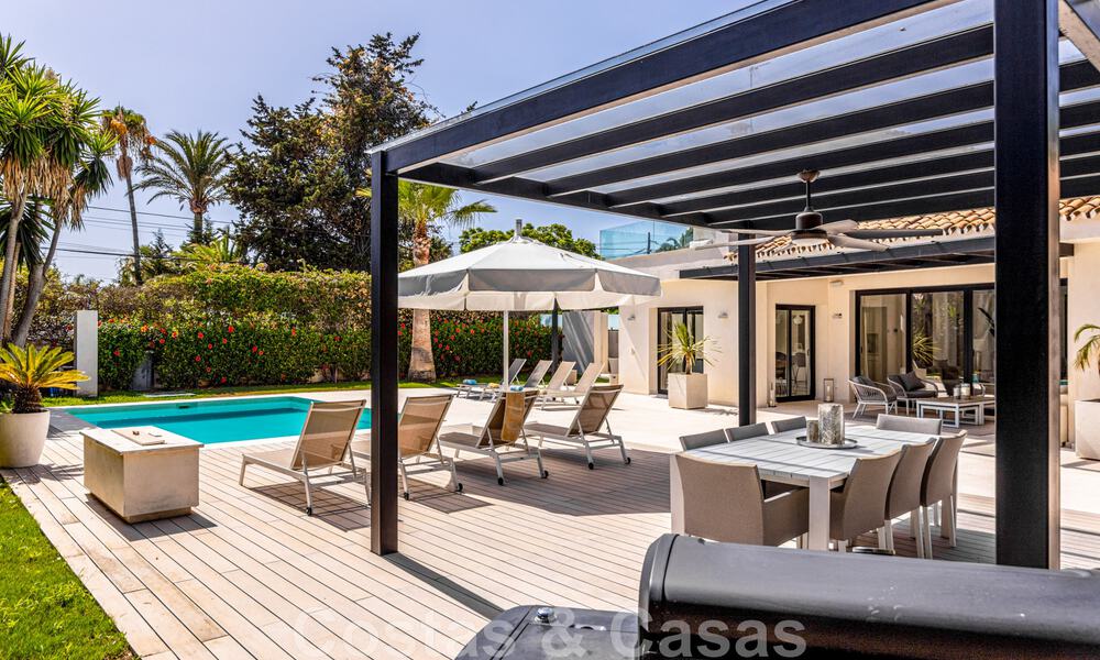 Instapklare eigentijdse luxevilla te koop, op loopafstand van Puerto Banus en het strand van San Pedro, Marbella 46206