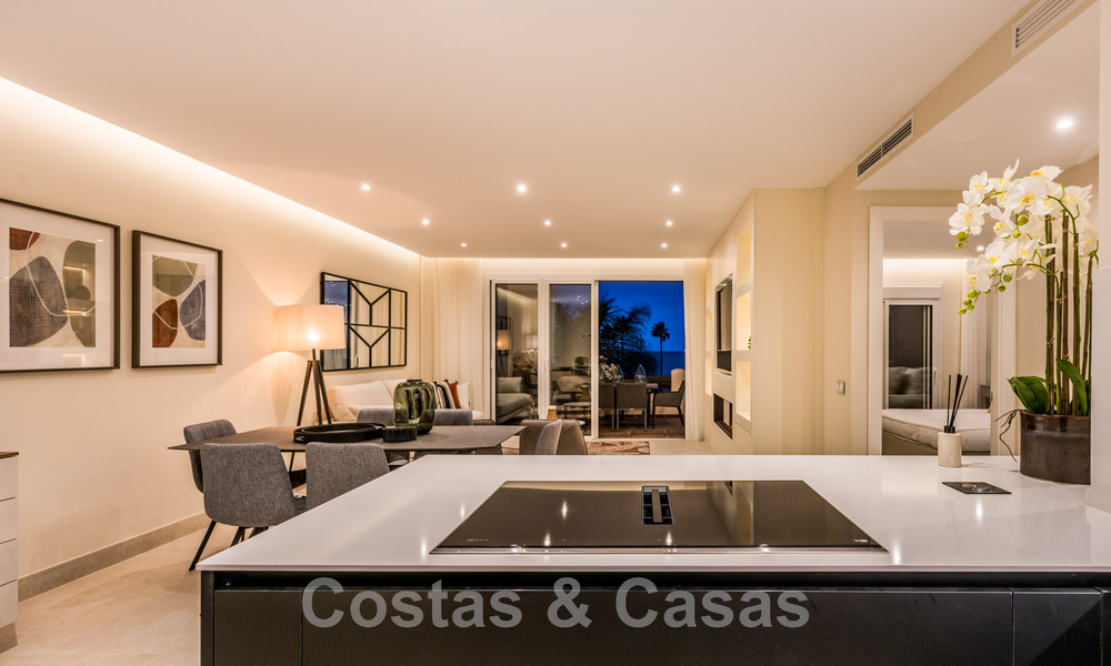 Instapklaar, recent gerenoveerd appartement te koop, in een strandcomplex, met zeezicht op de New Golden Mile, Estepona 46721