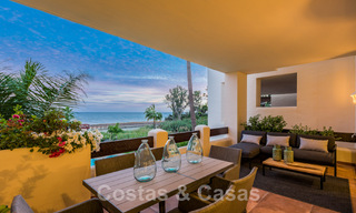 Instapklaar, recent gerenoveerd appartement te koop, in een strandcomplex, met zeezicht op de New Golden Mile, Estepona 46736 