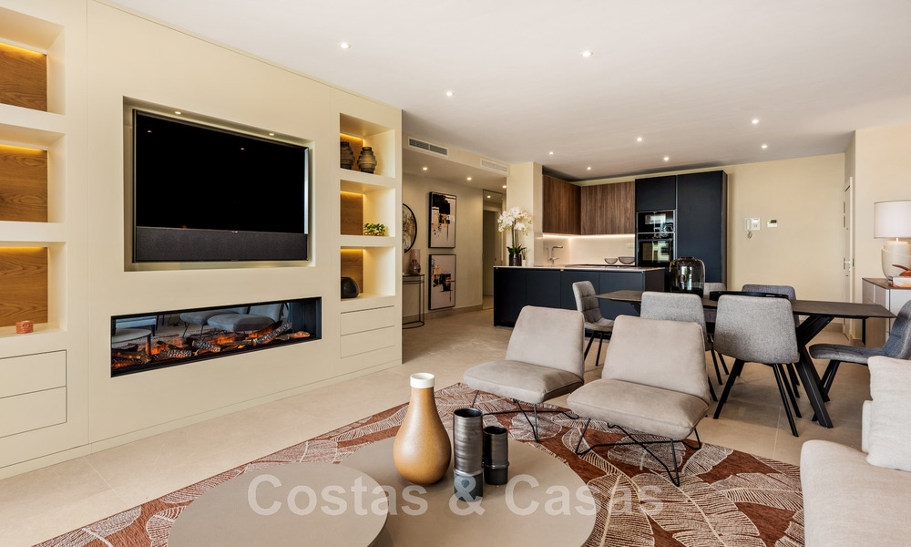 Instapklaar, recent gerenoveerd appartement te koop, in een strandcomplex, met zeezicht op de New Golden Mile, Estepona 46737