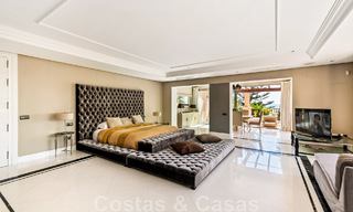 Ruim duplex, dubbel appartement in een eerstelijnsstrandcomplex op loopafstand van Puerto Banus, Marbella 46755 