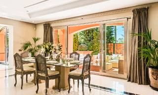 Ruim duplex, dubbel appartement in een eerstelijnsstrandcomplex op loopafstand van Puerto Banus, Marbella 46756 