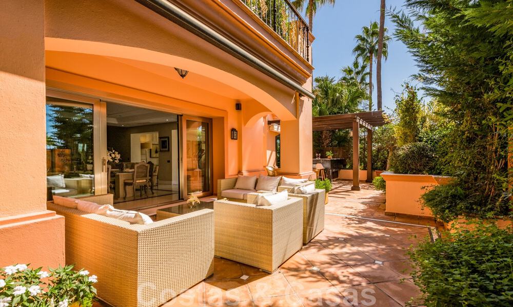 Ruim duplex, dubbel appartement in een eerstelijnsstrandcomplex op loopafstand van Puerto Banus, Marbella 46764