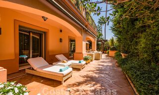 Ruim duplex, dubbel appartement in een eerstelijnsstrandcomplex op loopafstand van Puerto Banus, Marbella 46773 