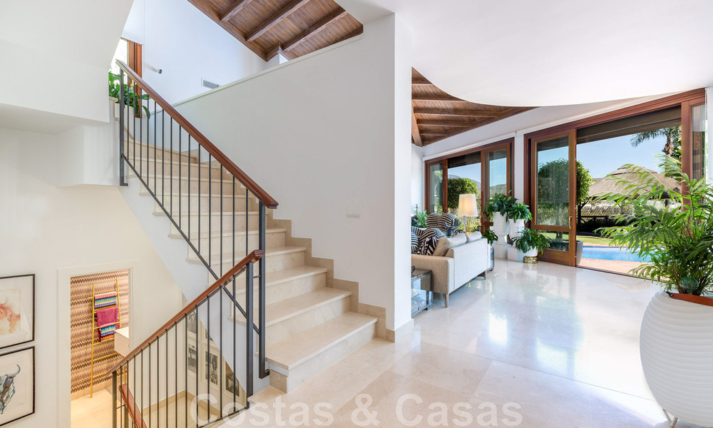 Unieke, mediterrane luxevilla te koop met rustgevend uitzicht op de golfbanen in een begeerde woonwijk in La Quinta, Benahavis - Marbella 48449