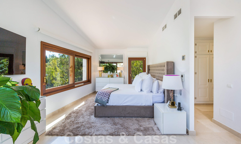Unieke, mediterrane luxevilla te koop met rustgevend uitzicht op de golfbanen in een begeerde woonwijk in La Quinta, Benahavis - Marbella 48468