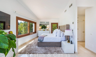 Unieke, mediterrane luxevilla te koop met rustgevend uitzicht op de golfbanen in een begeerde woonwijk in La Quinta, Benahavis - Marbella 48468 