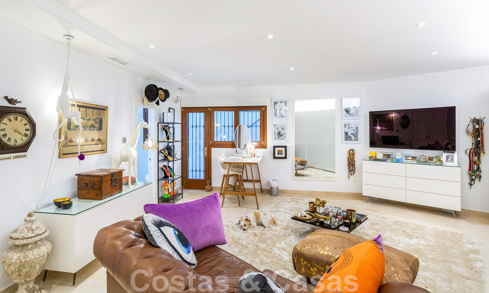 Unieke, mediterrane luxevilla te koop met rustgevend uitzicht op de golfbanen in een begeerde woonwijk in La Quinta, Benahavis - Marbella 48475