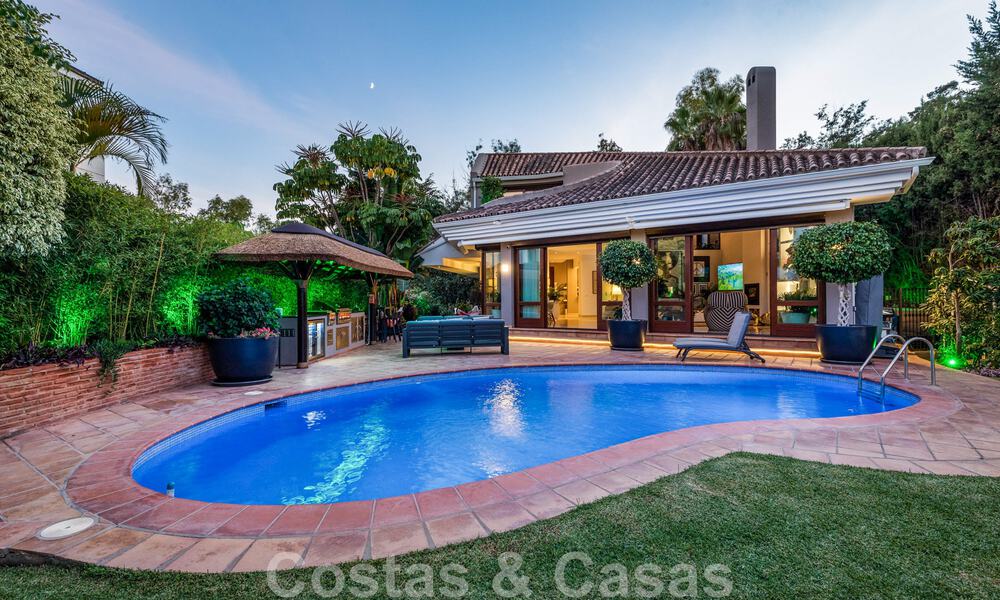 Unieke, mediterrane luxevilla te koop met rustgevend uitzicht op de golfbanen in een begeerde woonwijk in La Quinta, Benahavis - Marbella 48495