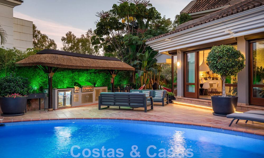 Unieke, mediterrane luxevilla te koop met rustgevend uitzicht op de golfbanen in een begeerde woonwijk in La Quinta, Benahavis - Marbella 48496