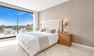 Instapklare, moderne villa te koop met zeezicht, in een omheinde villawijk op de grens van Mijas en Marbella 46106 
