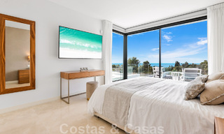 Instapklare, moderne villa te koop met zeezicht, in een omheinde villawijk op de grens van Mijas en Marbella 46107 