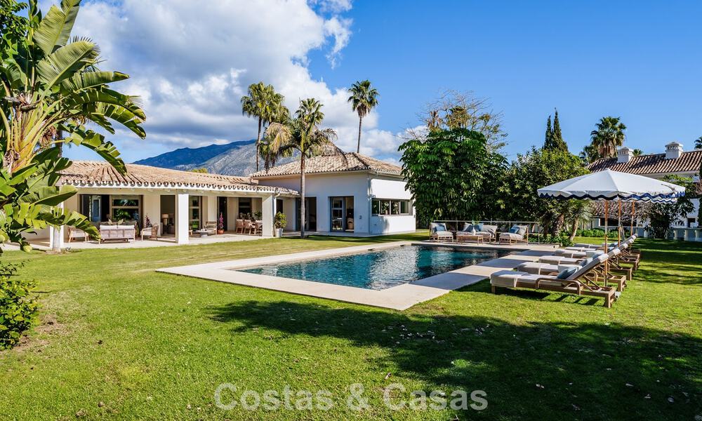 Traditionele, Spaanse luxevilla te koop, op tweede lijn golf in een prestigieuze woonwijk in Nueva Andalucia, Marbella 775935
