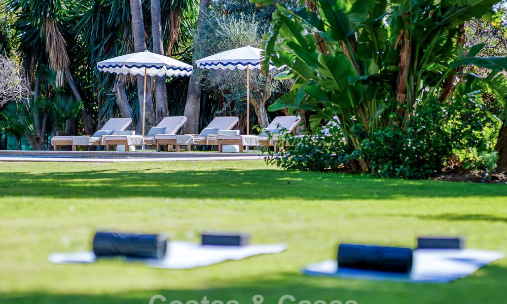 Traditionele, Spaanse luxevilla te koop, op tweede lijn golf in een prestigieuze woonwijk in Nueva Andalucia, Marbella 775951