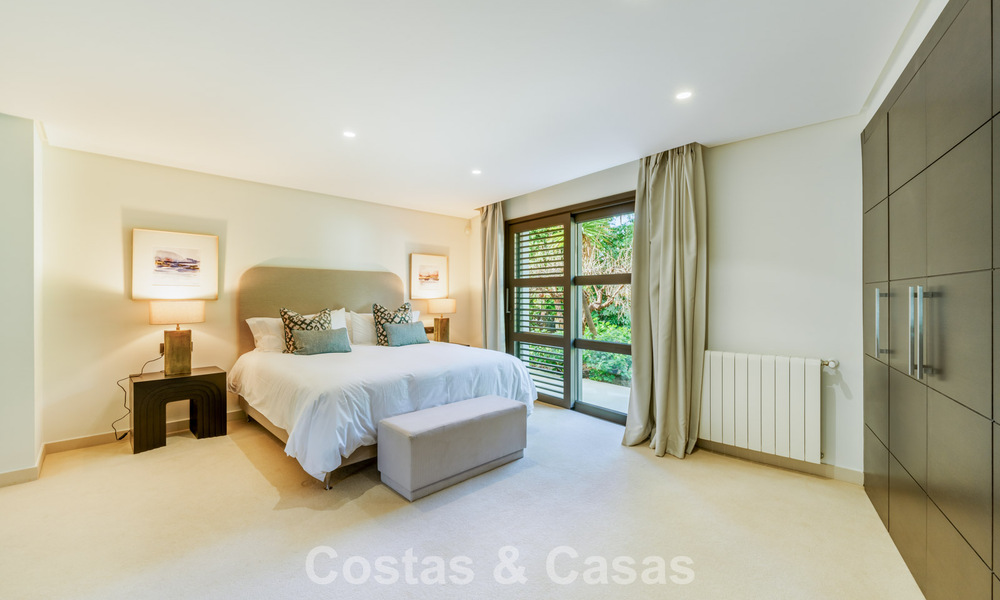 Traditionele, Spaanse luxevilla te koop, op tweede lijn golf in een prestigieuze woonwijk in Nueva Andalucia, Marbella 775962