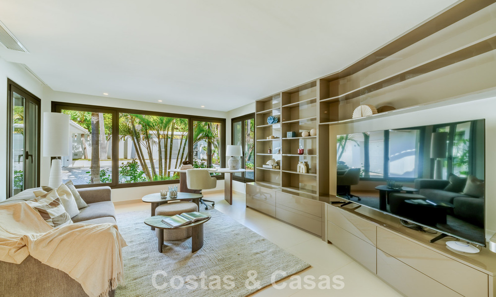 Traditionele, Spaanse luxevilla te koop, op tweede lijn golf in een prestigieuze woonwijk in Nueva Andalucia, Marbella 775968