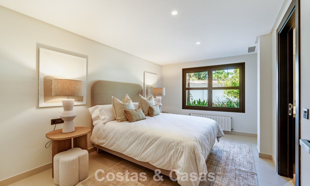 Traditionele, Spaanse luxevilla te koop, op tweede lijn golf in een prestigieuze woonwijk in Nueva Andalucia, Marbella 775973