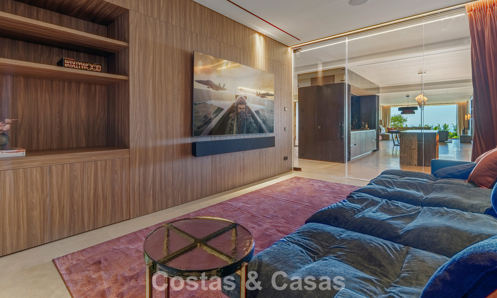 Majestueuze, eigentijdse nieuwbouwvilla te koop met subliem zeezicht in de heuvels van La Quinta te Benahavis - Marbella 786684