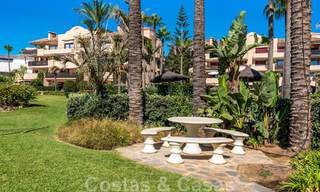 Ruim, gerenoveerd appartement te koop in een strandcomplex met panoramisch zeezicht, op de New Golden Mile tussen Marbella en Estepona 46538 