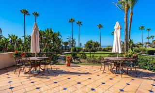 Ruim, gerenoveerd appartement te koop in een strandcomplex met panoramisch zeezicht, op de New Golden Mile tussen Marbella en Estepona 46539 