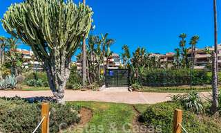 Ruim, gerenoveerd appartement te koop in een strandcomplex met panoramisch zeezicht, op de New Golden Mile tussen Marbella en Estepona 46546 