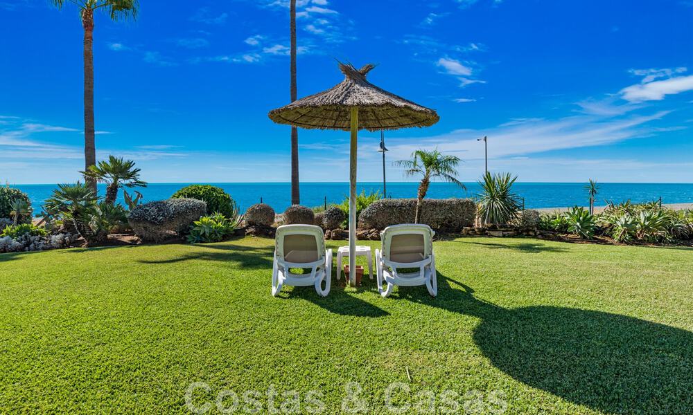 Ruim, gerenoveerd appartement te koop in een strandcomplex met panoramisch zeezicht, op de New Golden Mile tussen Marbella en Estepona 46558