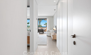 Ruim, gerenoveerd appartement te koop in een strandcomplex met panoramisch zeezicht, op de New Golden Mile tussen Marbella en Estepona 54906 