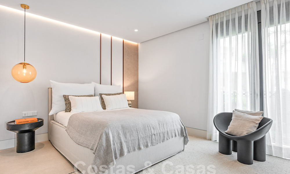 Ruim, gerenoveerd appartement te koop in een strandcomplex met panoramisch zeezicht, op de New Golden Mile tussen Marbella en Estepona 54907