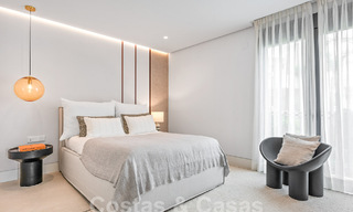 Ruim, gerenoveerd appartement te koop in een strandcomplex met panoramisch zeezicht, op de New Golden Mile tussen Marbella en Estepona 54907 