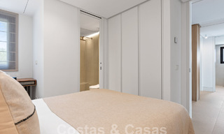 Ruim, gerenoveerd appartement te koop in een strandcomplex met panoramisch zeezicht, op de New Golden Mile tussen Marbella en Estepona 54912 