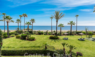Ruim, gerenoveerd appartement te koop in een strandcomplex met panoramisch zeezicht, op de New Golden Mile tussen Marbella en Estepona 54914 