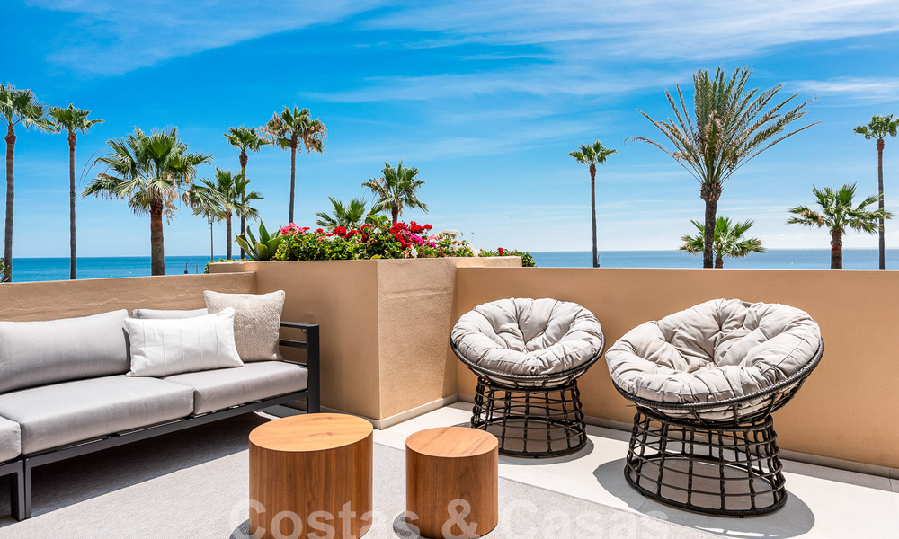 Ruim, gerenoveerd appartement te koop in een strandcomplex met panoramisch zeezicht, op de New Golden Mile tussen Marbella en Estepona 54915