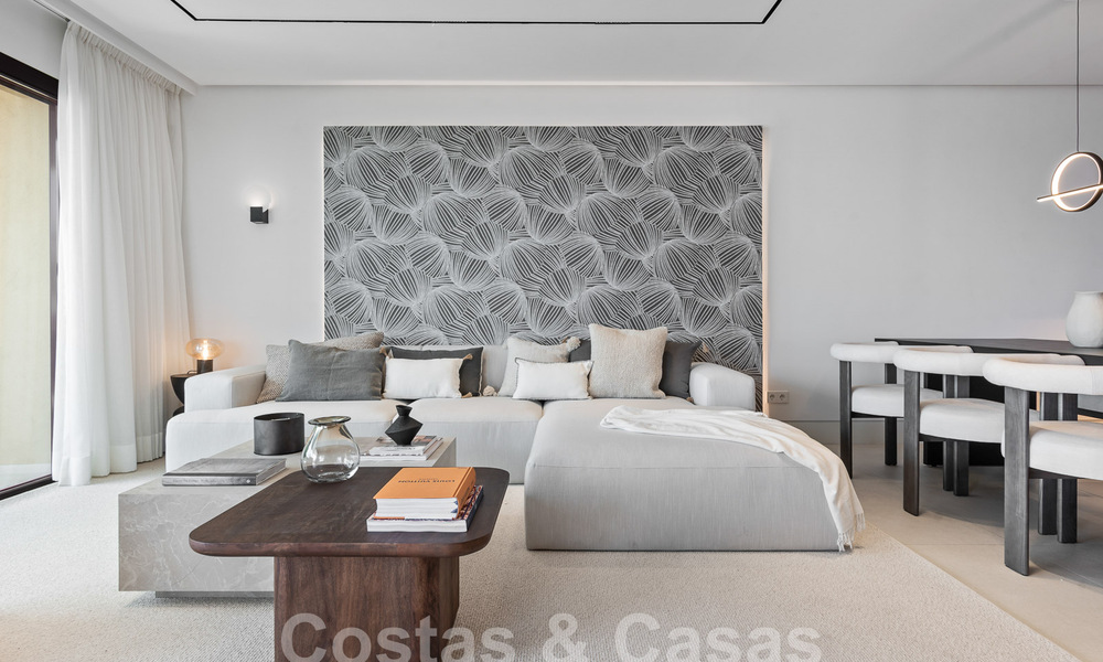 Ruim, gerenoveerd appartement te koop in een strandcomplex met panoramisch zeezicht, op de New Golden Mile tussen Marbella en Estepona 54921