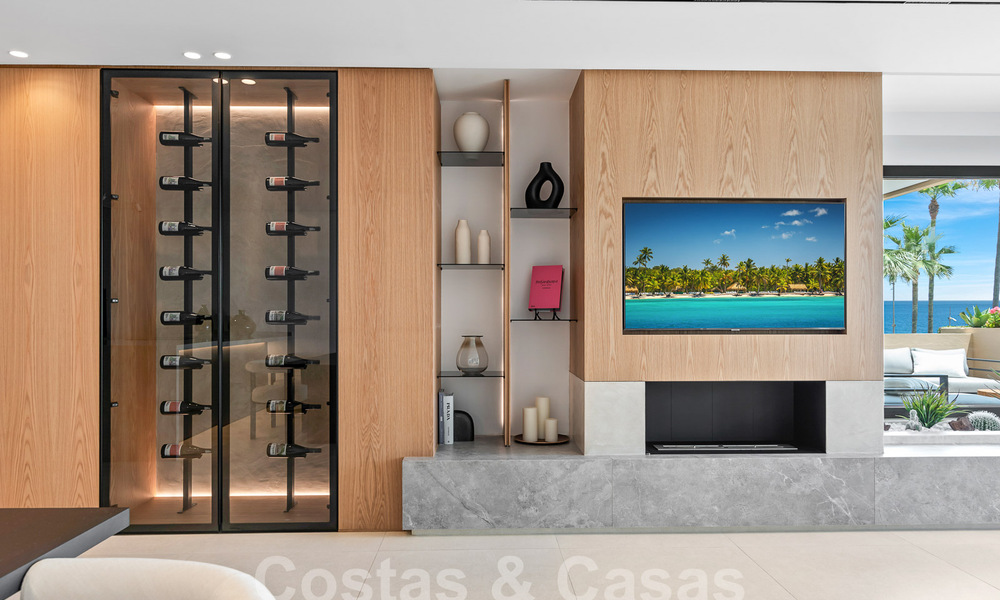 Ruim, gerenoveerd appartement te koop in een strandcomplex met panoramisch zeezicht, op de New Golden Mile tussen Marbella en Estepona 54924