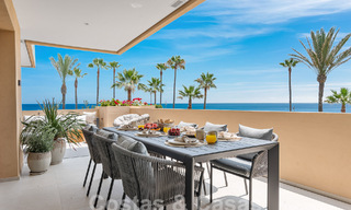 Ruim, gerenoveerd appartement te koop in een strandcomplex met panoramisch zeezicht, op de New Golden Mile tussen Marbella en Estepona 54930 