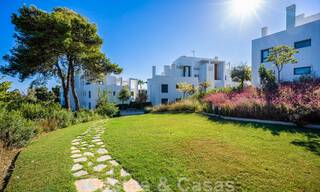 Instapklaar, eigentijds, luxepenthouse te koop met 3 slaapkamers in een beveiligd wooncomplex in Marbella - Benahavis 46470 