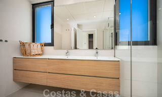 Instapklaar, eigentijds, luxepenthouse te koop met 3 slaapkamers in een beveiligd wooncomplex in Marbella - Benahavis 46481 