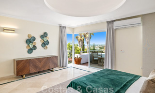 Ruime villa in authentieke, Mediterrane bouwstijl te koop met zeezicht in een vijfsterren golfresort in Benahavis - Marbella 46635 