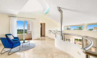 Ruime villa in authentieke, Mediterrane bouwstijl te koop met zeezicht in een vijfsterren golfresort in Benahavis - Marbella 46641 
