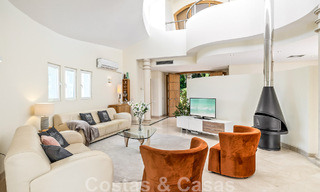 Ruime villa in authentieke, Mediterrane bouwstijl te koop met zeezicht in een vijfsterren golfresort in Benahavis - Marbella 46649 